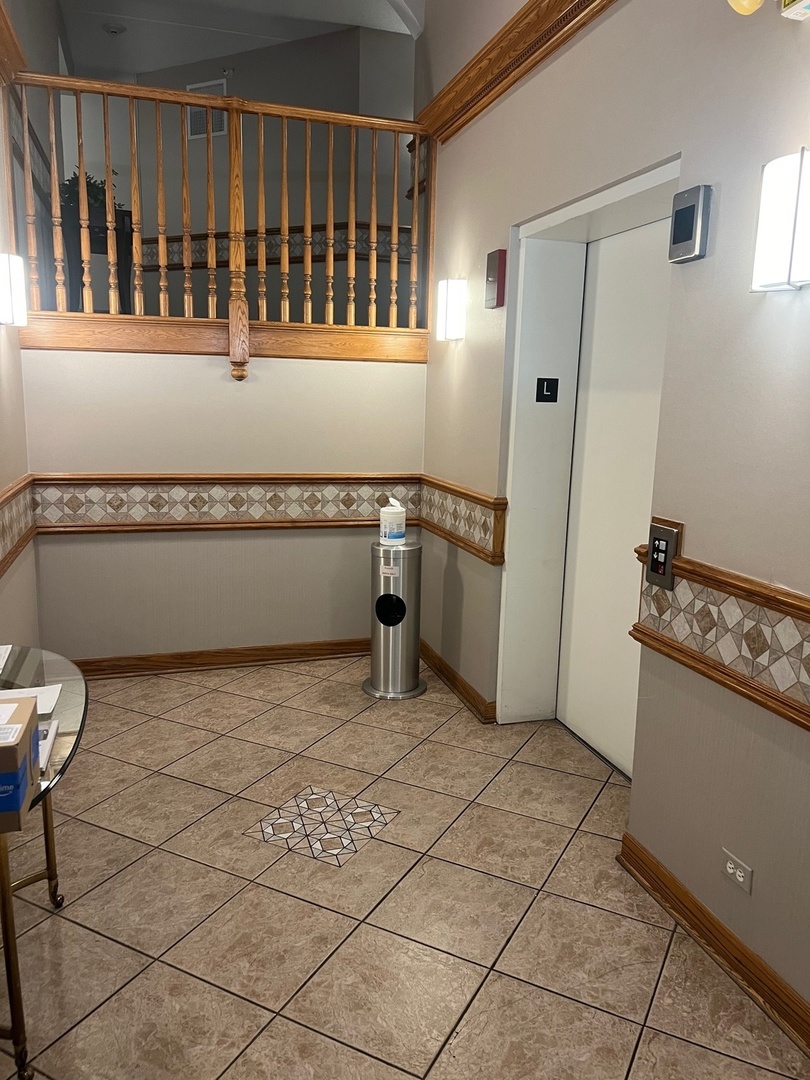 460 S NORTHWEST Highway #409, Park Ridge, IL 60068