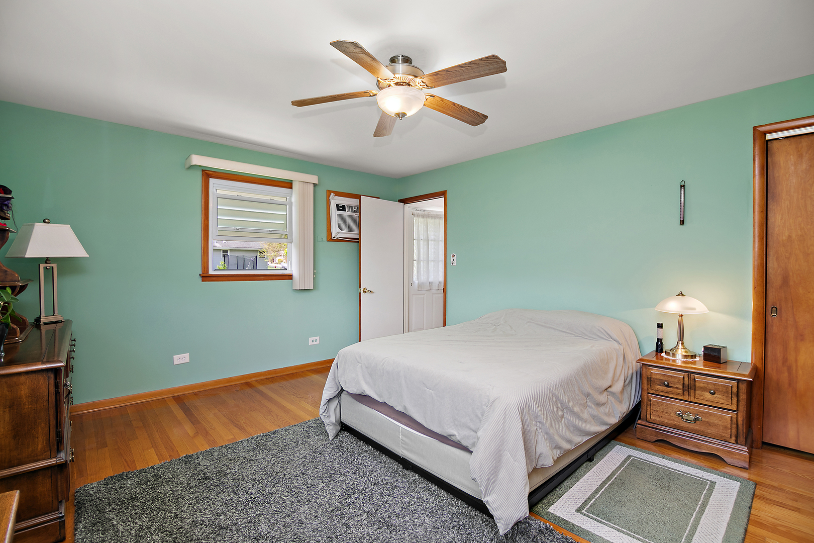 16028 Laramie Avenue, Oak Forest, IL 60452