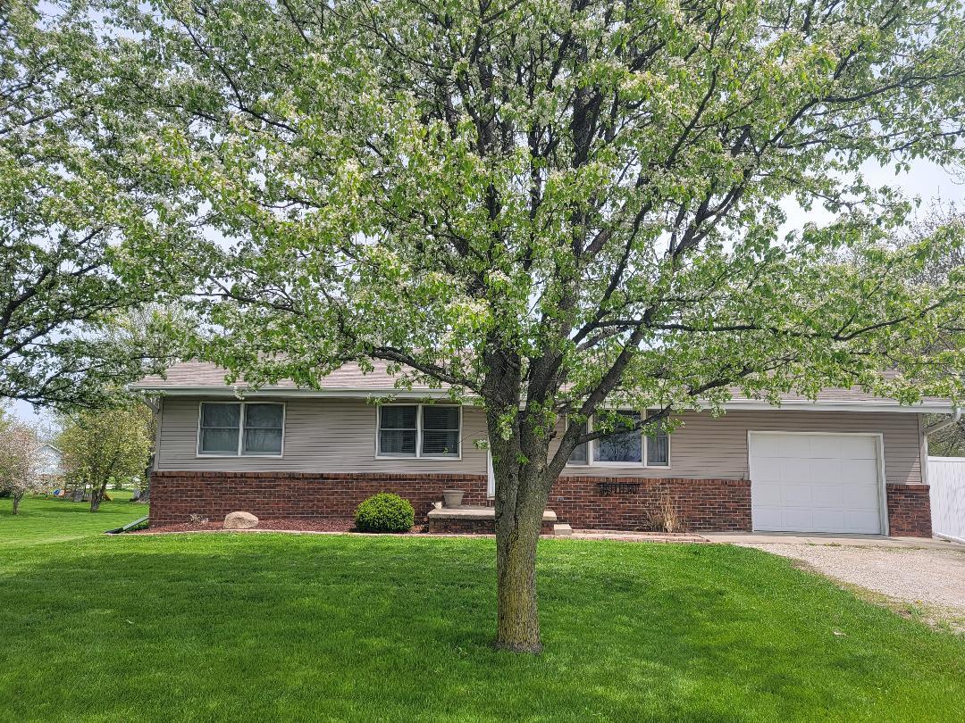 25145 N 2175 East Road, Lexington, IL 61753