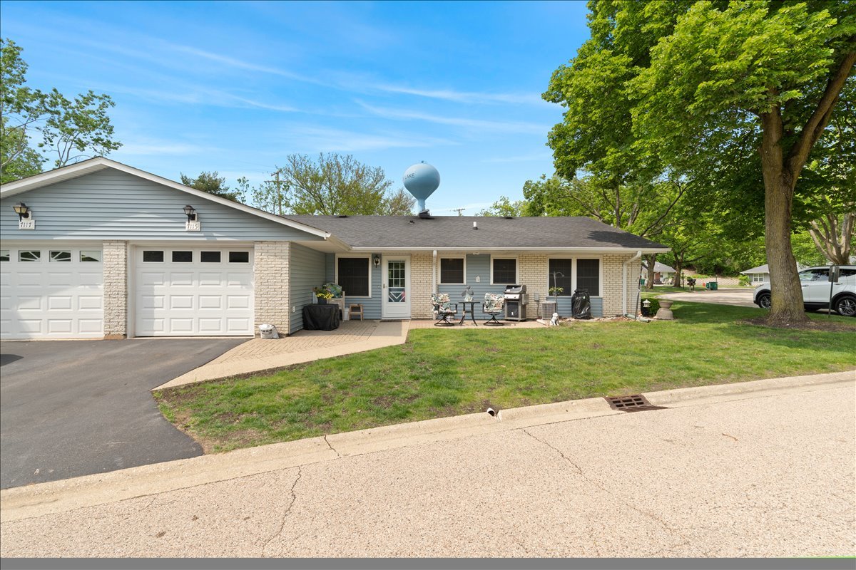 7115 Lexington Lane #169, Fox Lake, IL 60020