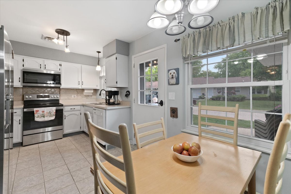 7115 Lexington Lane #169, Fox Lake, IL 60020