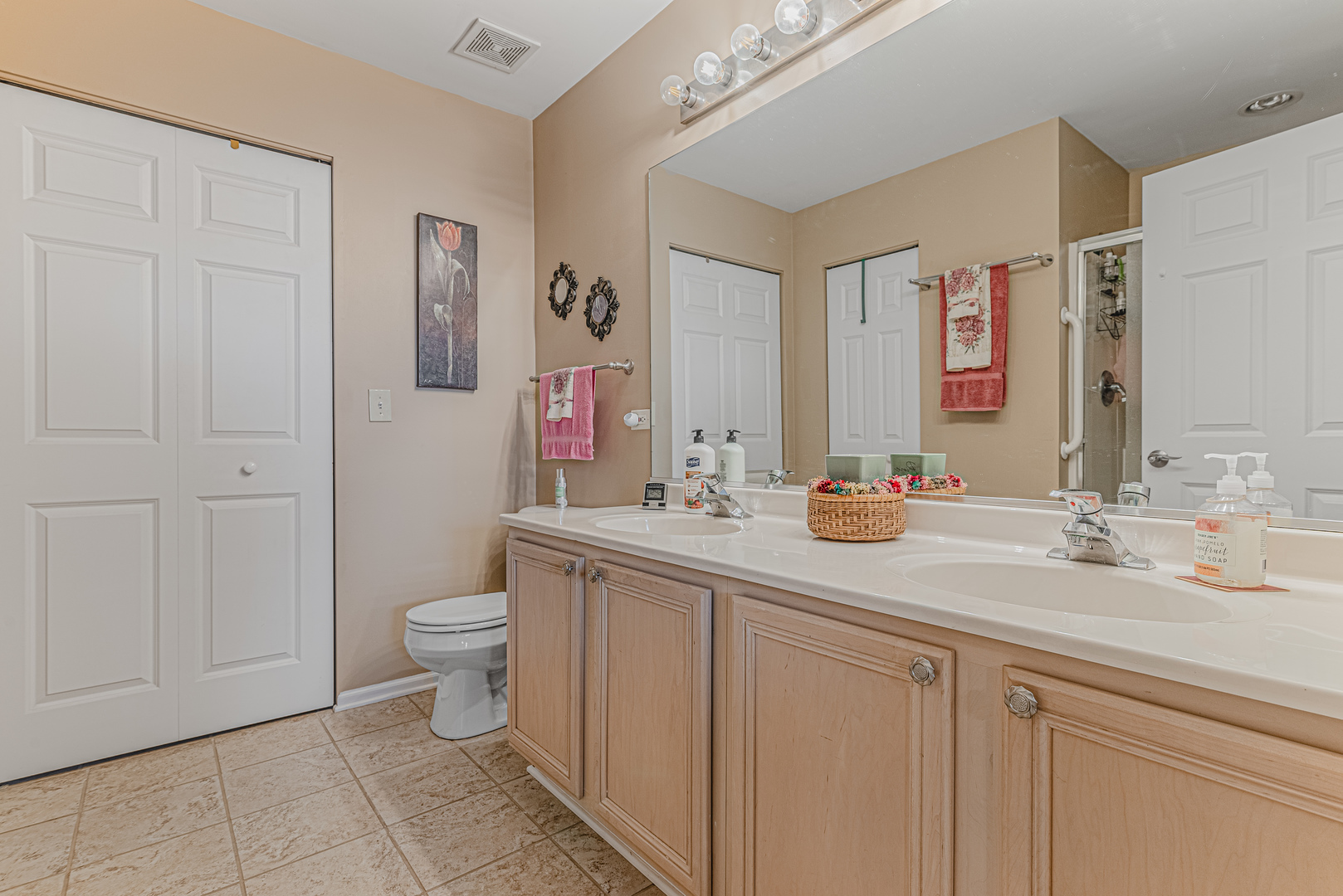 303 Capitol Drive #A, Sugar Grove, IL 60554