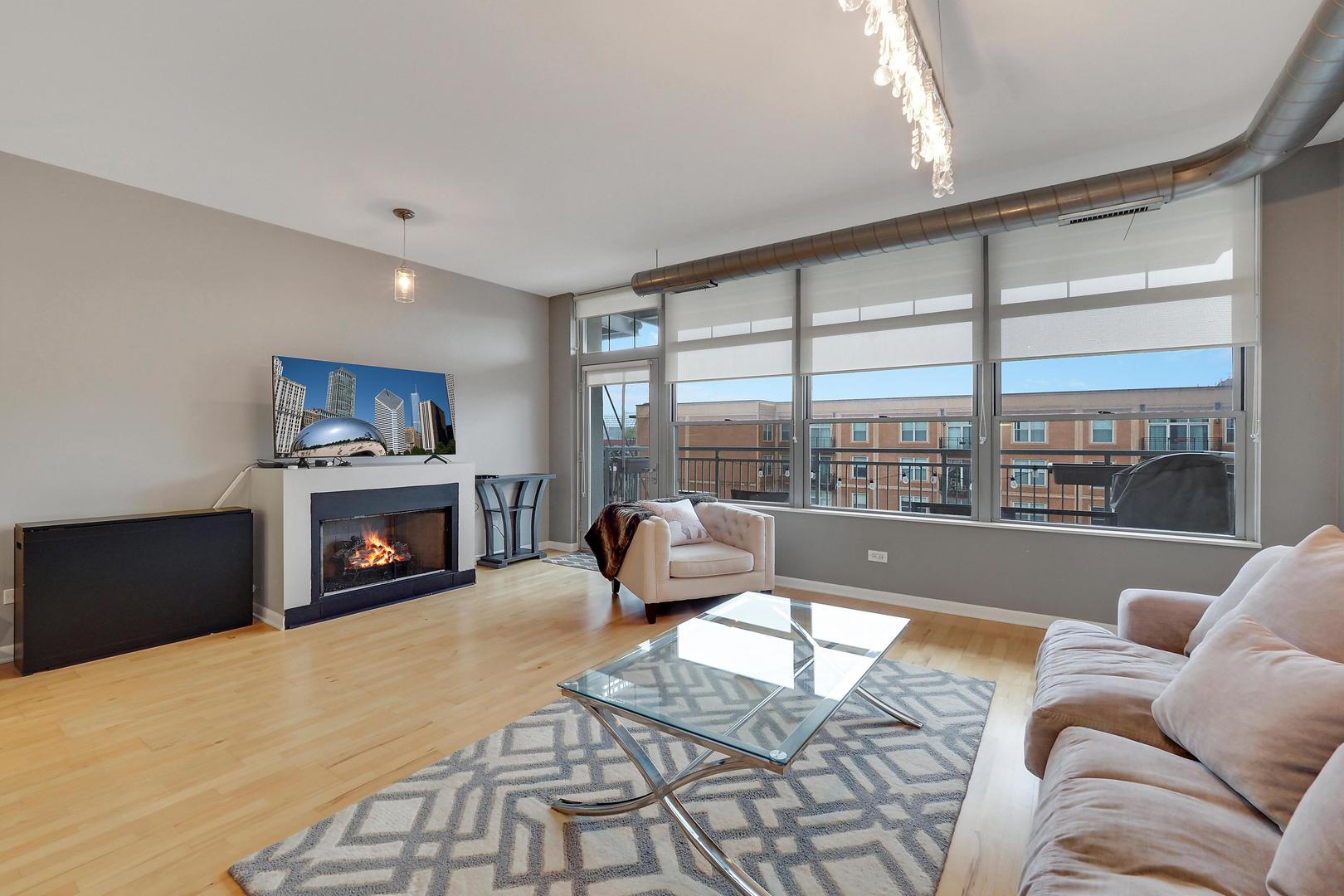 1200 W Monroe Street #514, Chicago, IL 60607