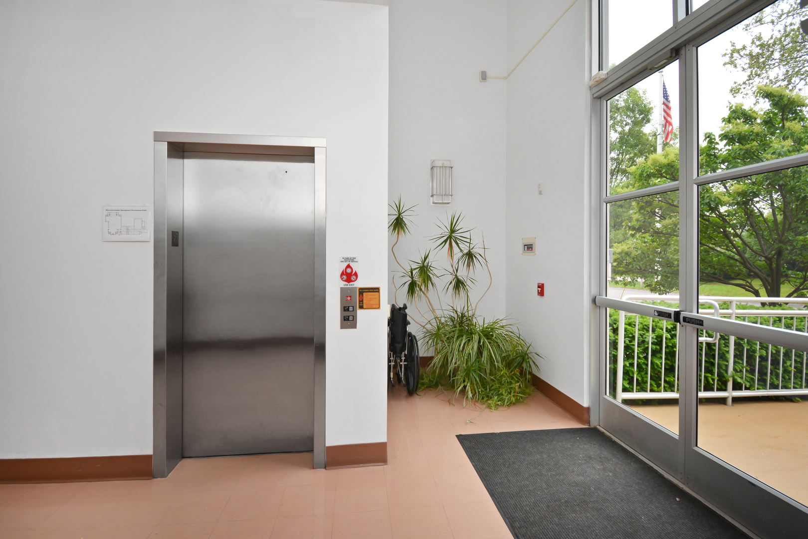 801 S Madison Street, Bloomington, IL 61701