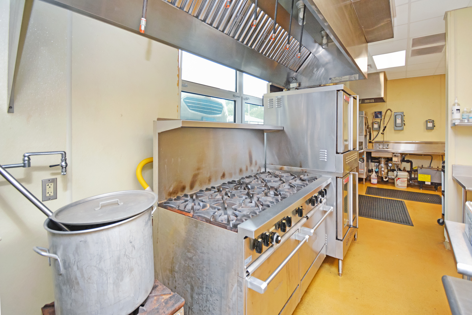 801 S Madison Street, Bloomington, IL 61701