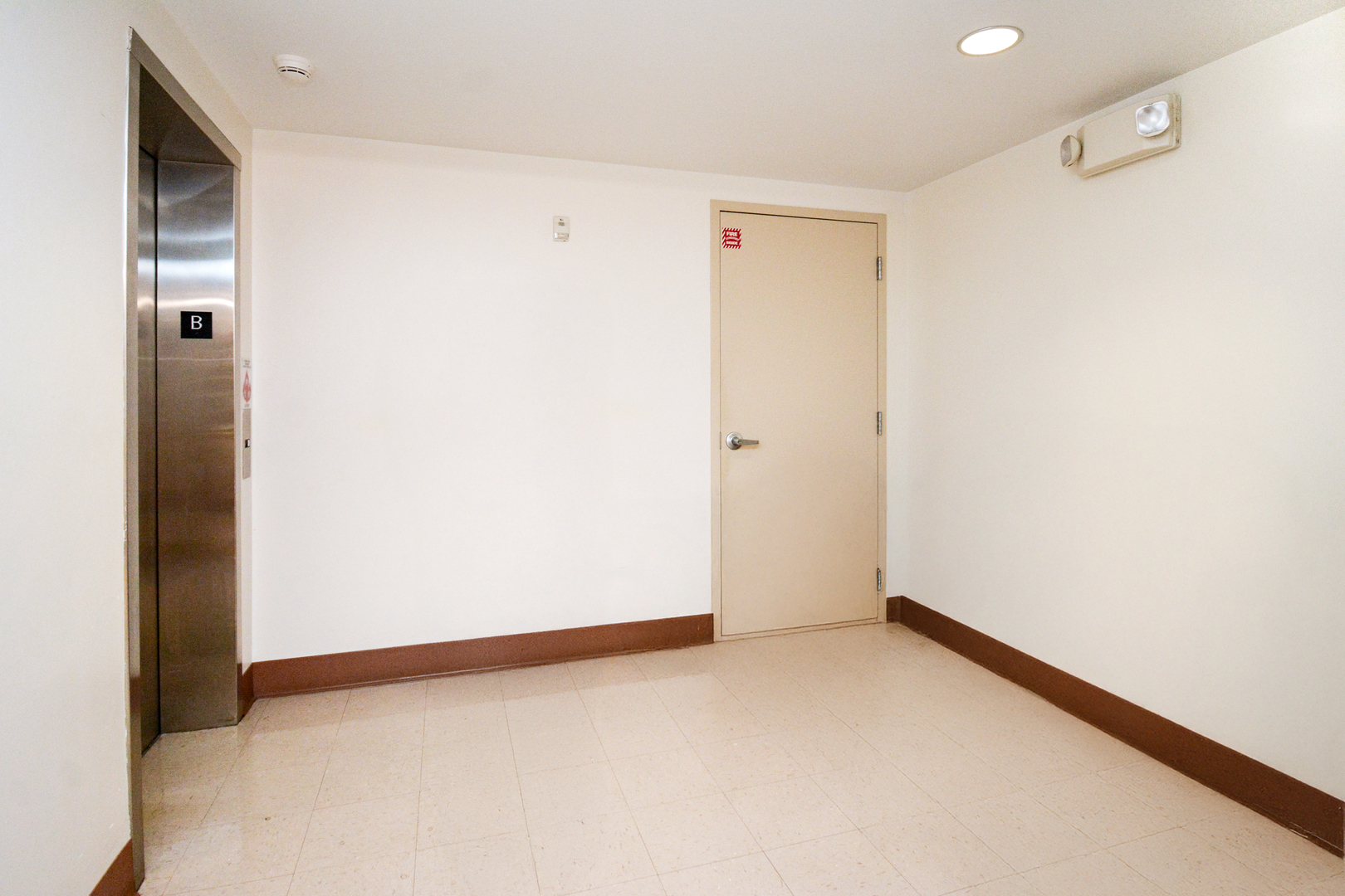 801 S Madison Street, Bloomington, IL 61701