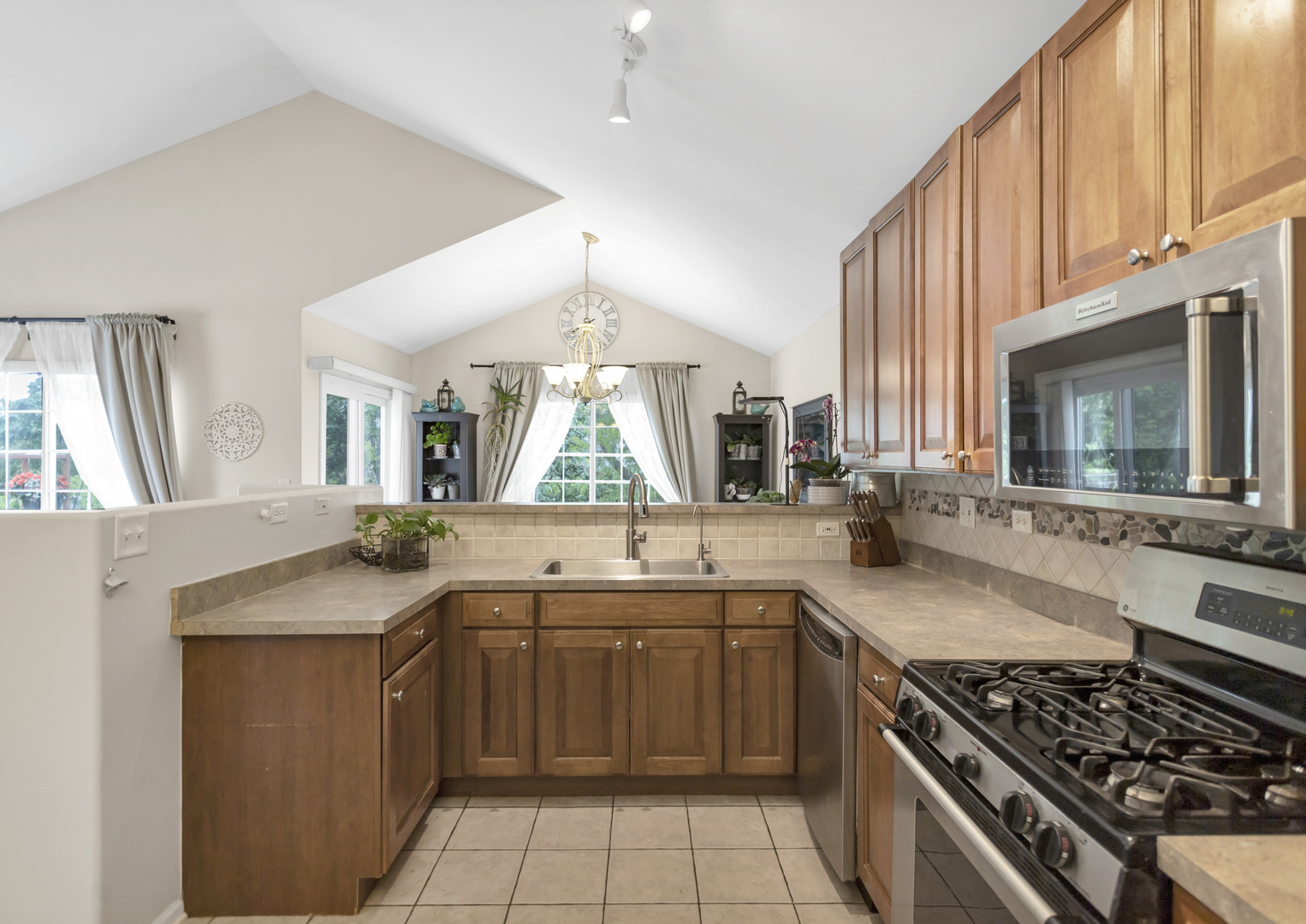 2439 Daybreak Court #2439, Elgin, IL 60123