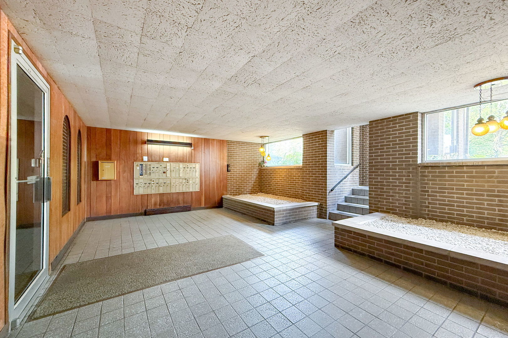 10048 S Pulaski Road #2B, Oak Lawn, IL 60453