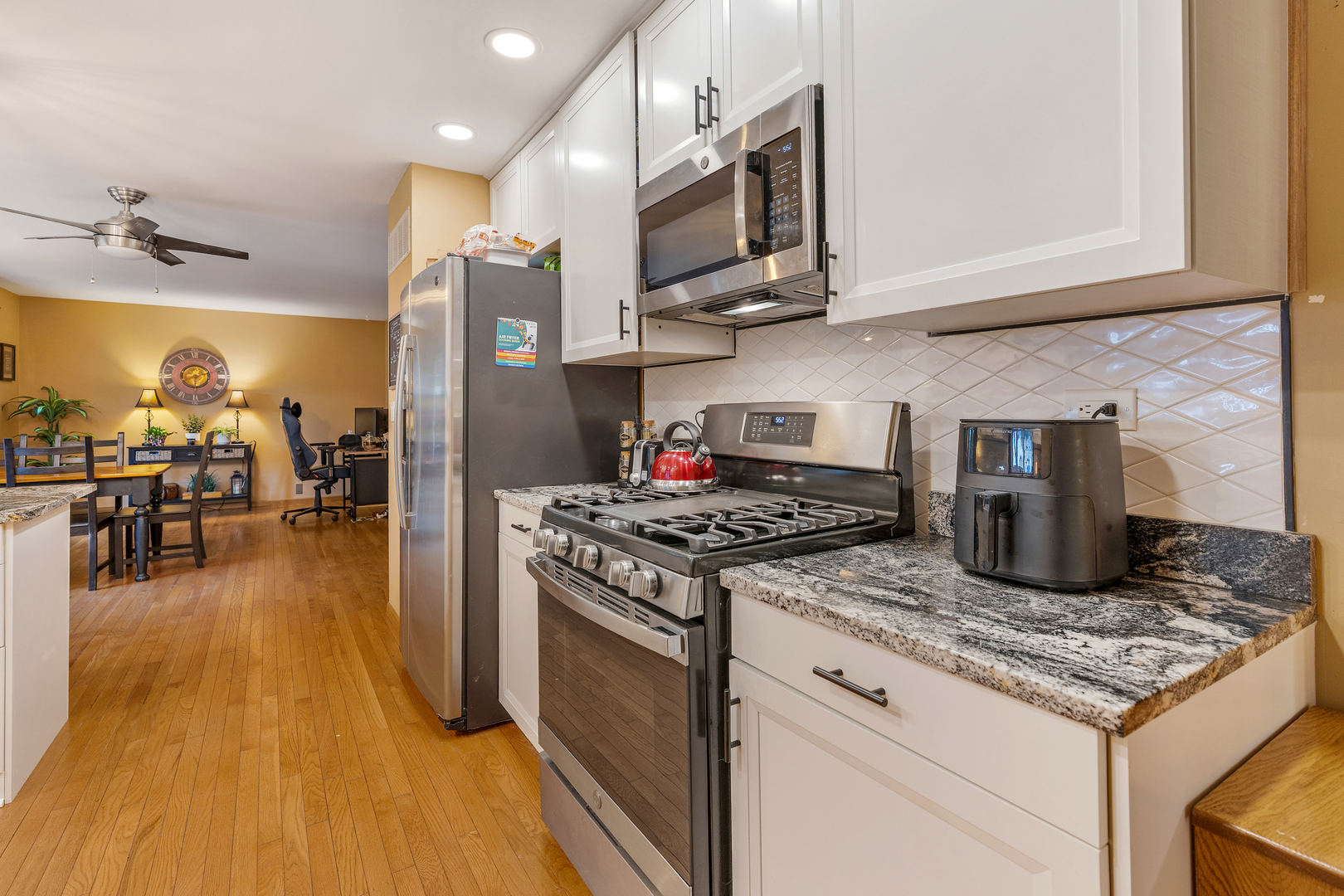67 Alice Street, Algonquin, IL 60102
