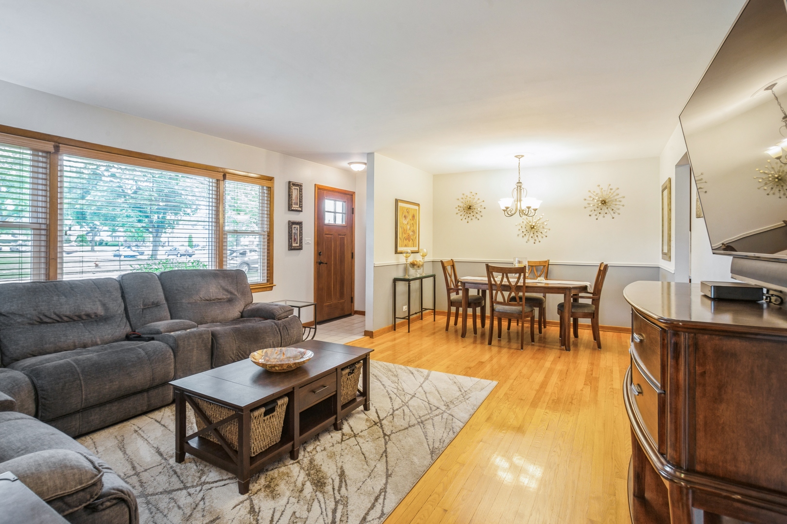 430 Florian Drive, Des Plaines, IL 60016