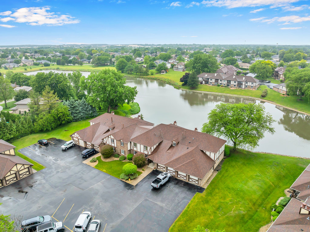 15704 Orlan Brook Drive #163, Orland Park, IL 60462