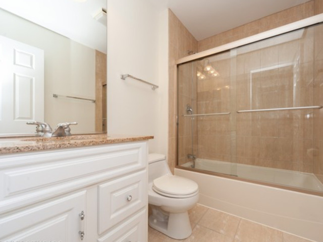 155 Old Oak Court, Buffalo Grove, IL 60089