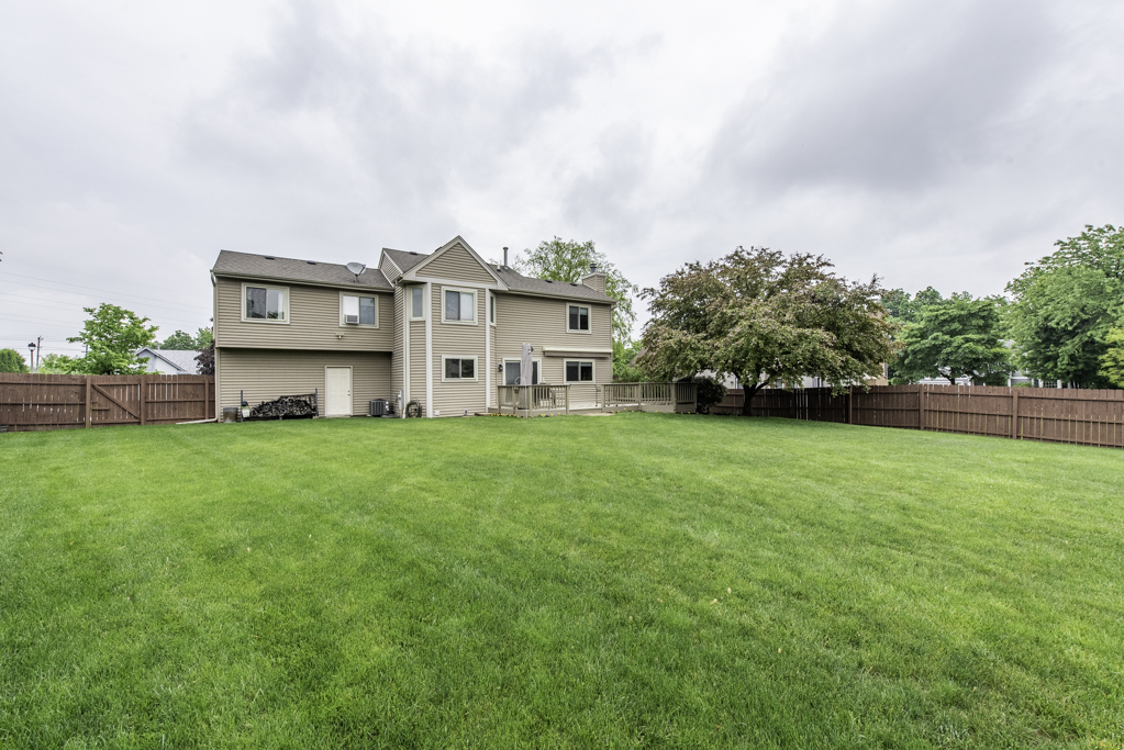1161 Sumner Circle, Gurnee, IL 60031