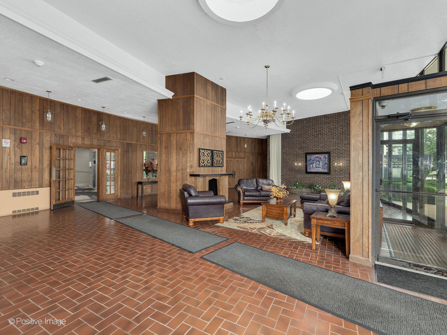 40 N Tower Road #12F, Oak Brook, IL 60523