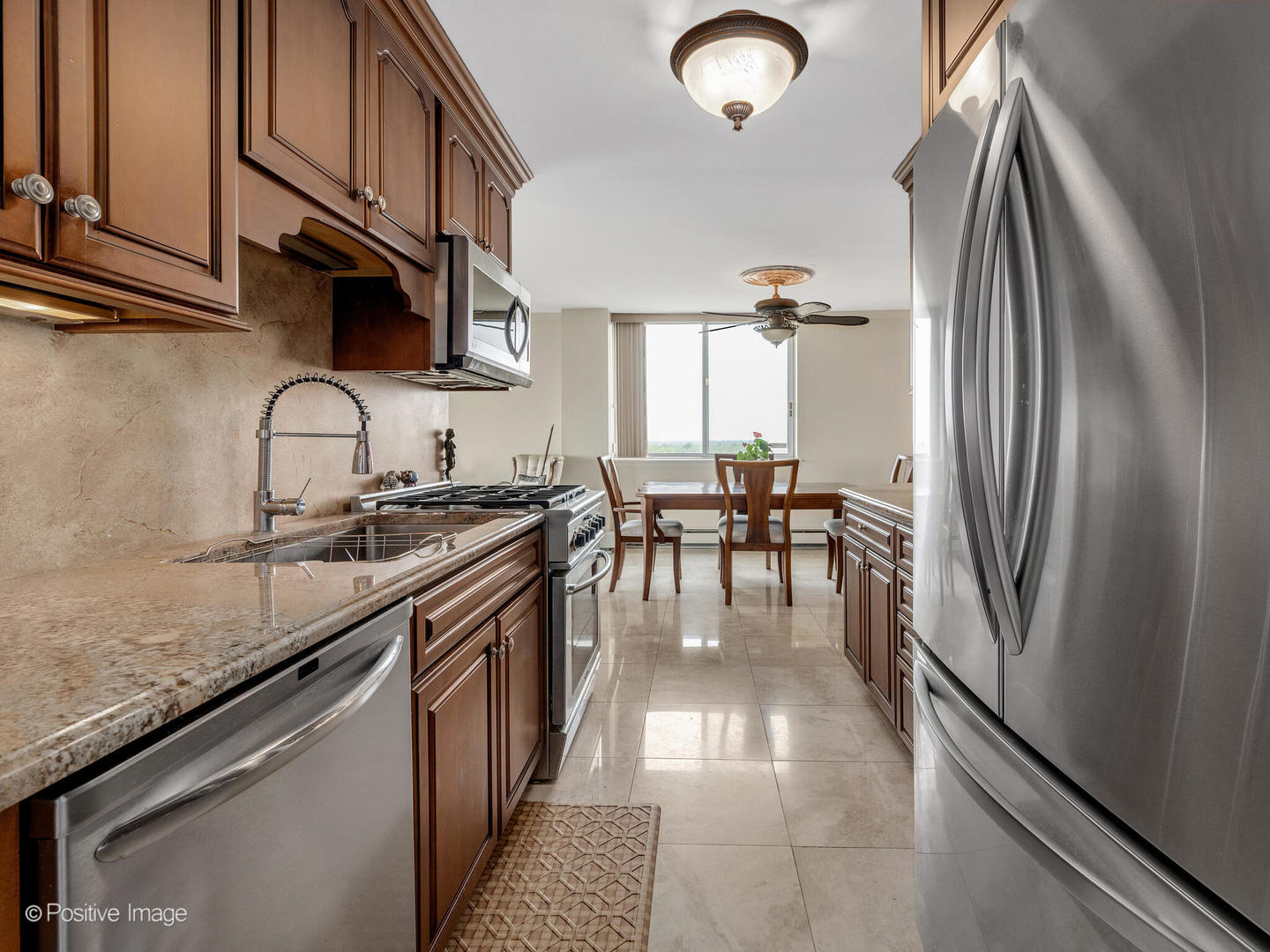 40 N Tower Road #12F, Oak Brook, IL 60523