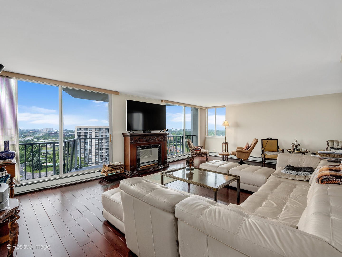 40 N Tower Road #12F, Oak Brook, IL 60523