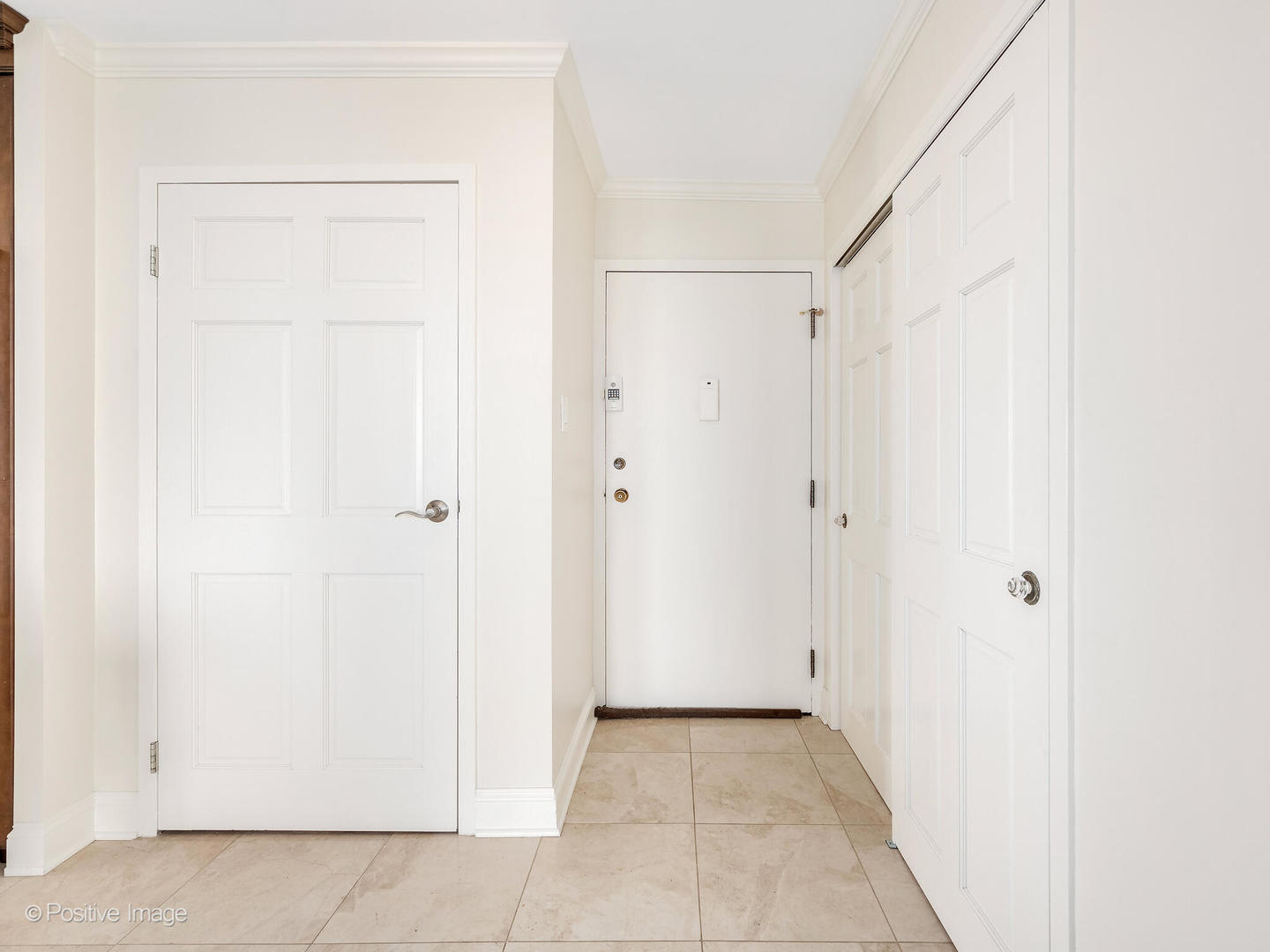 40 N Tower Road #12F, Oak Brook, IL 60523