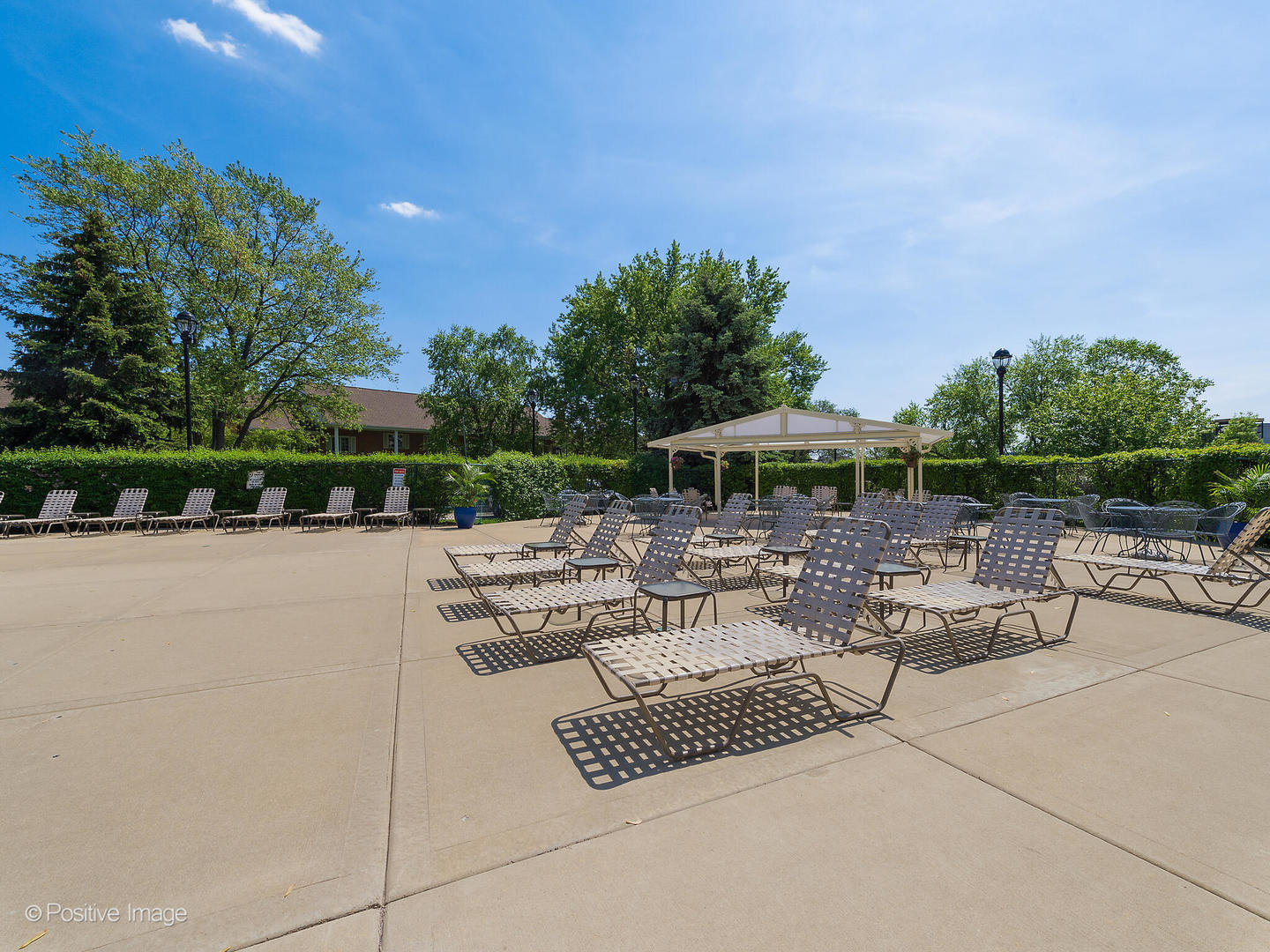 40 N Tower Road #12F, Oak Brook, IL 60523