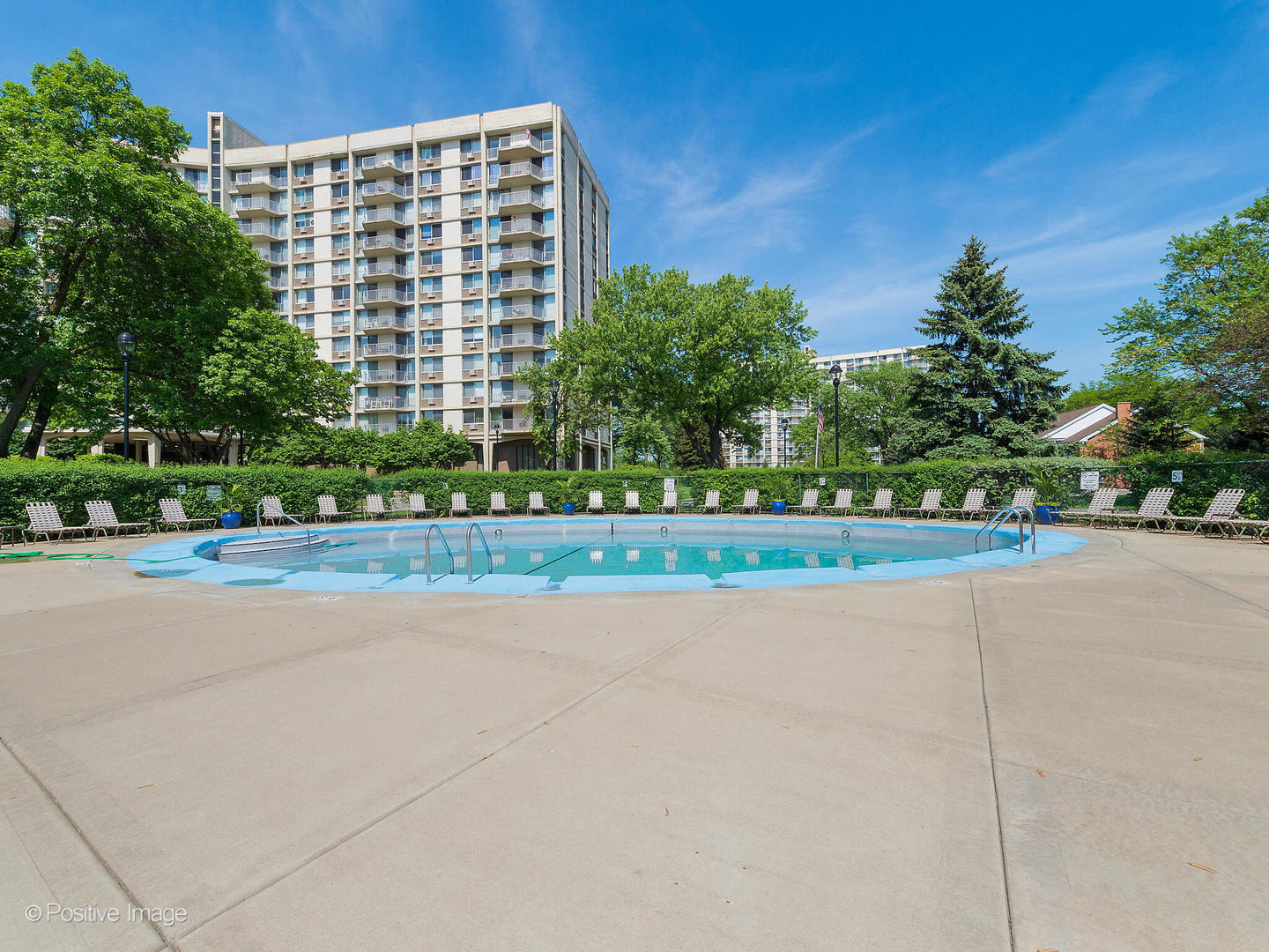 40 N Tower Road #12F, Oak Brook, IL 60523