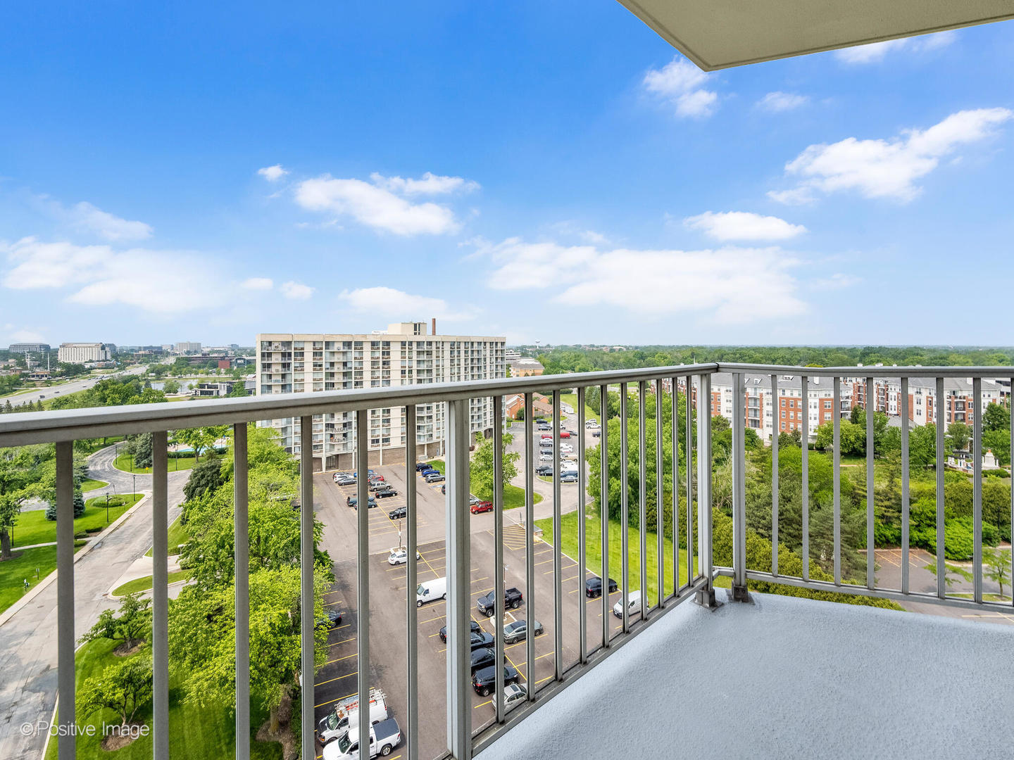 40 N Tower Road #12F, Oak Brook, IL 60523
