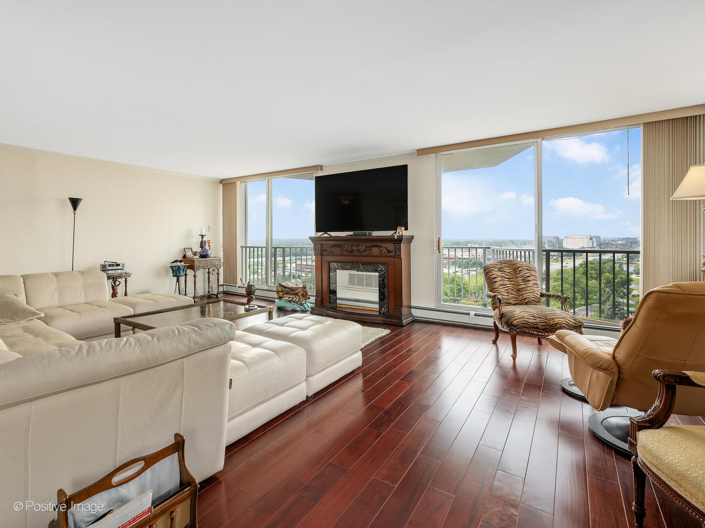 40 N Tower Road #12F, Oak Brook, IL 60523