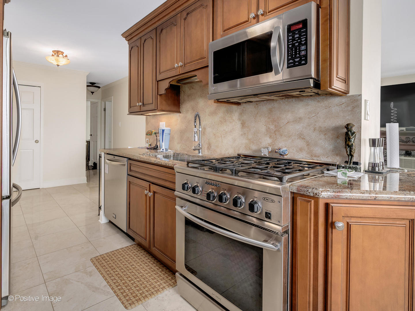40 N Tower Road #12F, Oak Brook, IL 60523