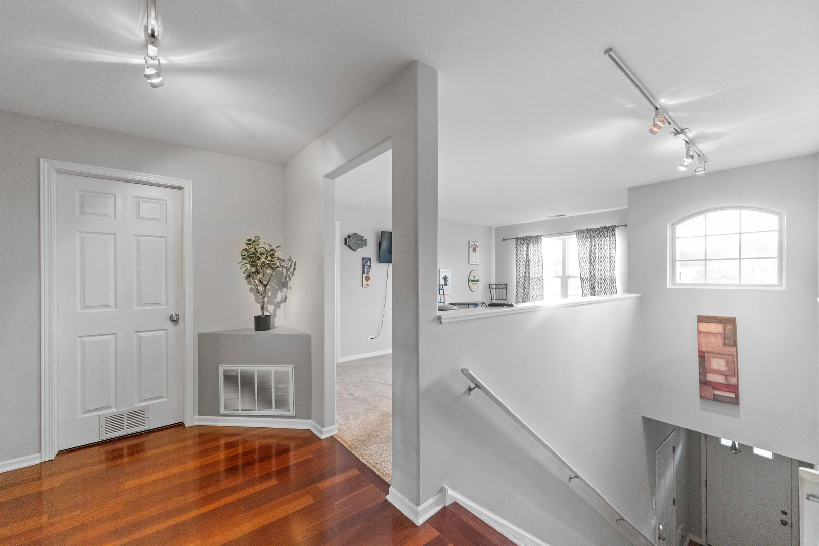 Warrenville, IL 60555