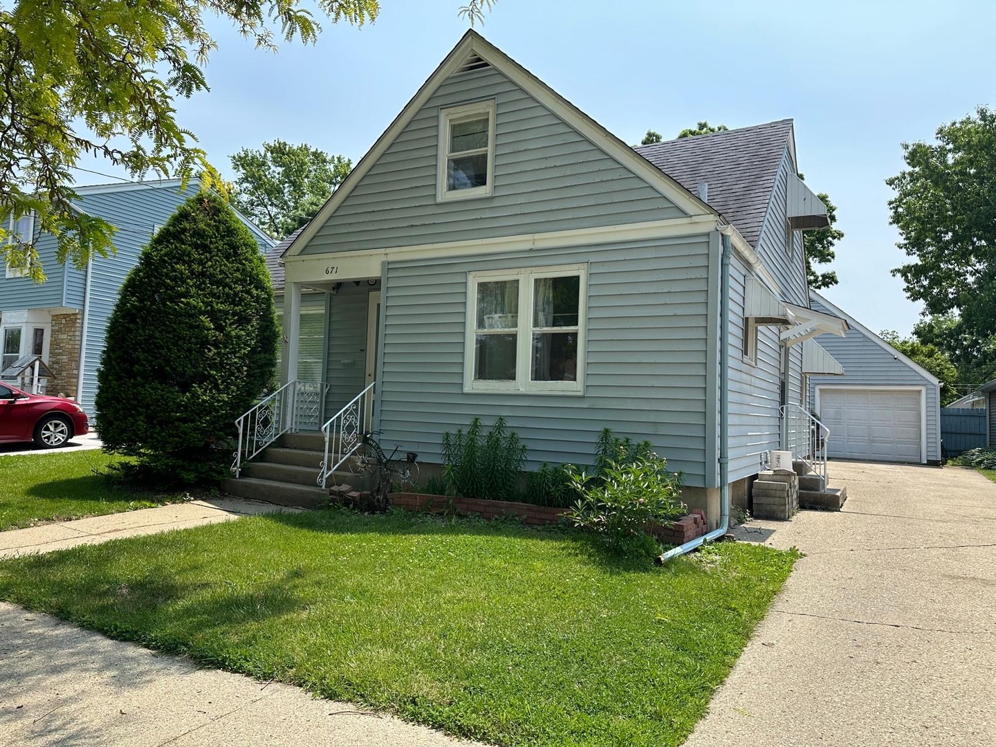 671 Chester Avenue, Elgin, IL 60120
