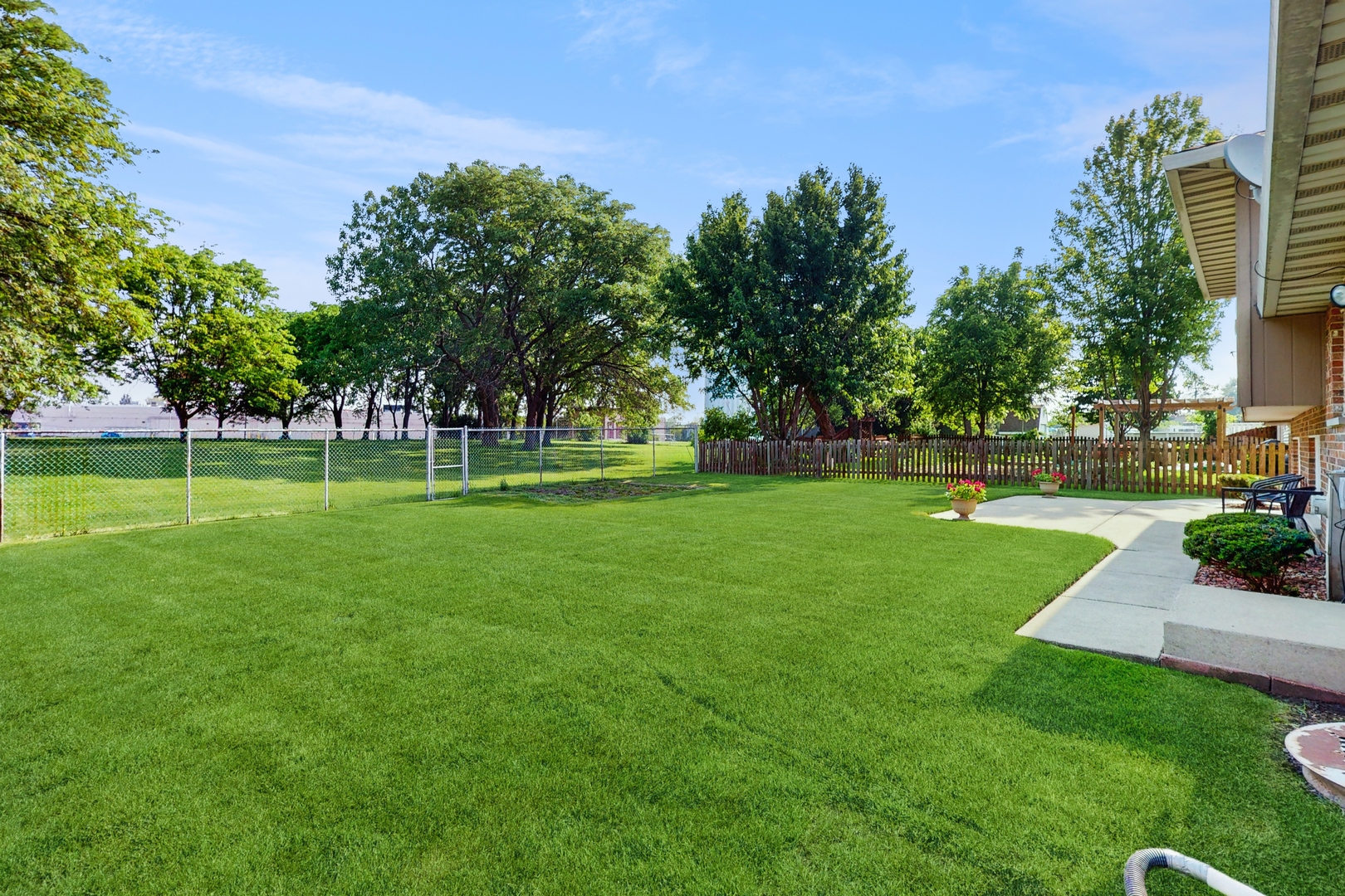 1510 W Goldengate Drive, Addison, IL 60101