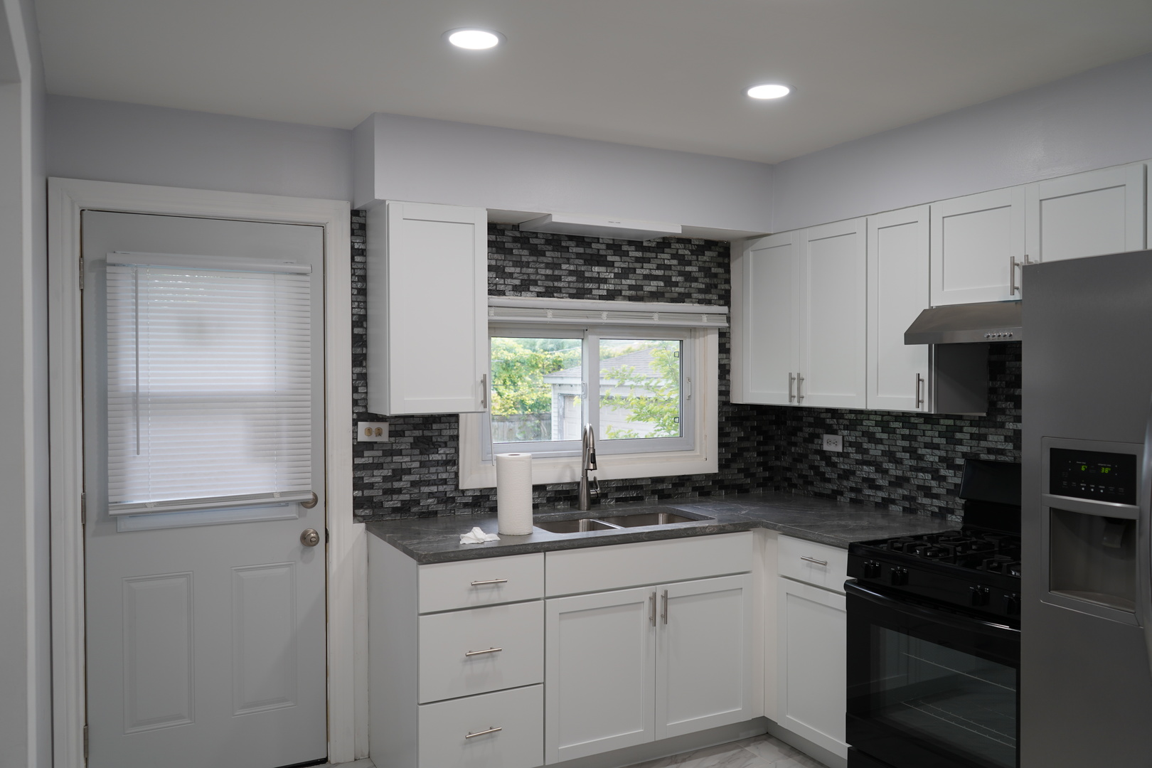 8660 Frontage Road, Morton Grove, IL 60053