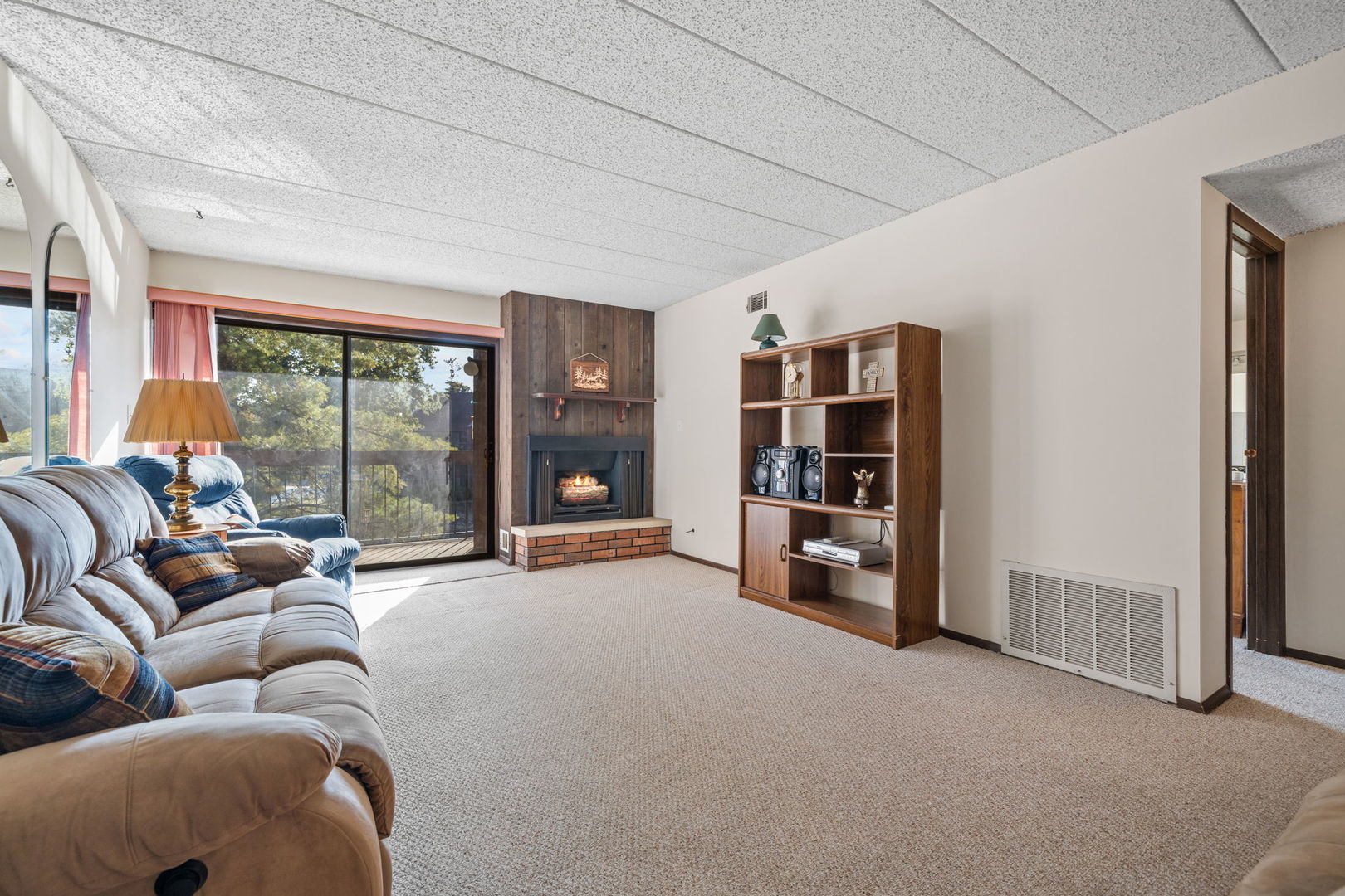 14515 Central Court #M3, Oak Forest, IL 60452