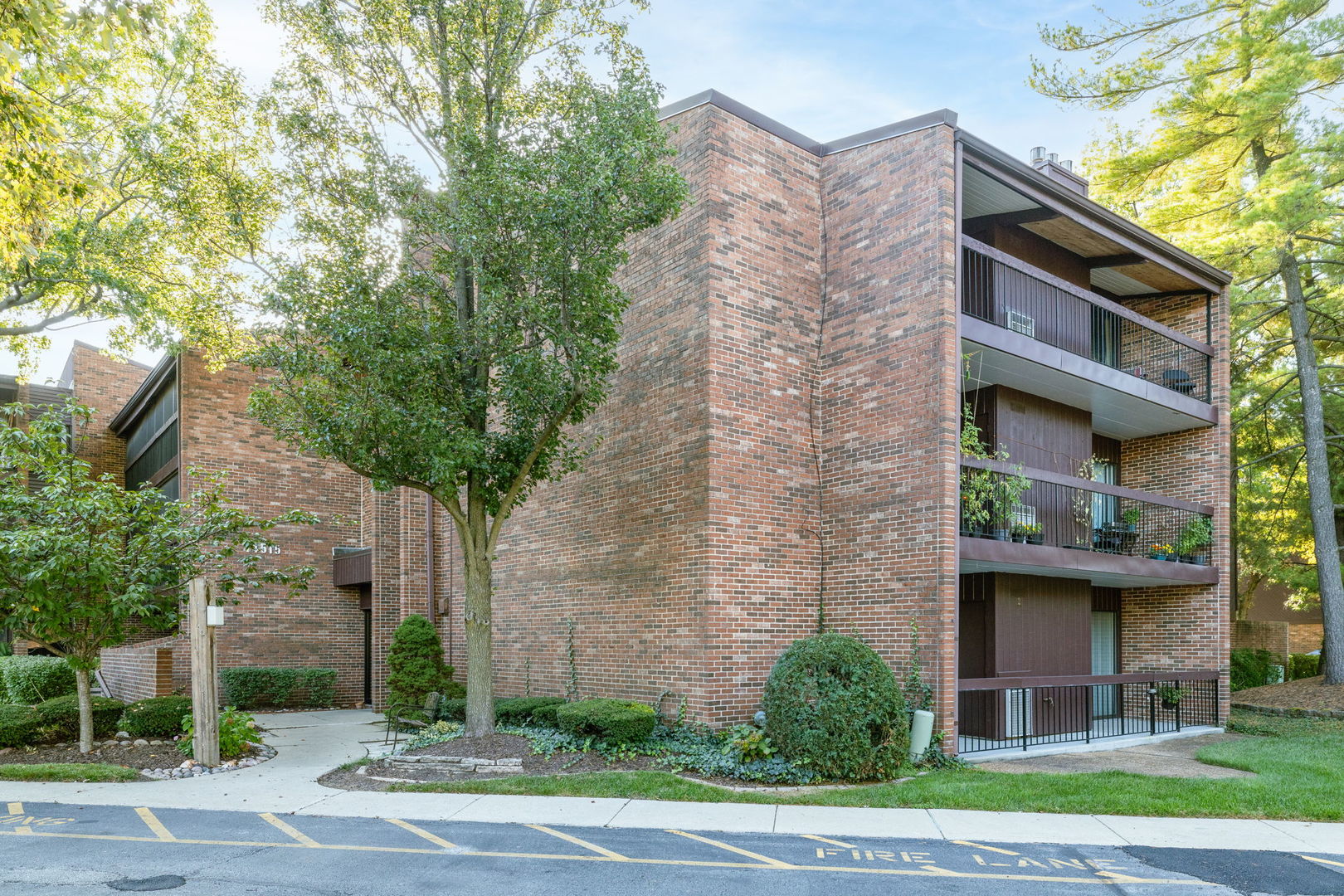 14515 Central Court #M3, Oak Forest, IL 60452