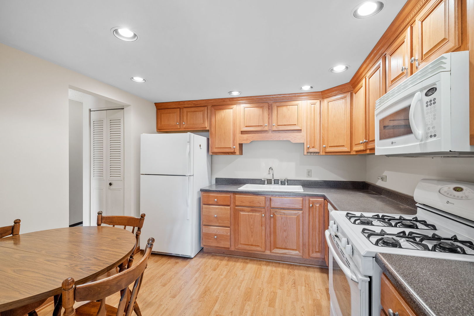 14515 Central Court #M3, Oak Forest, IL 60452