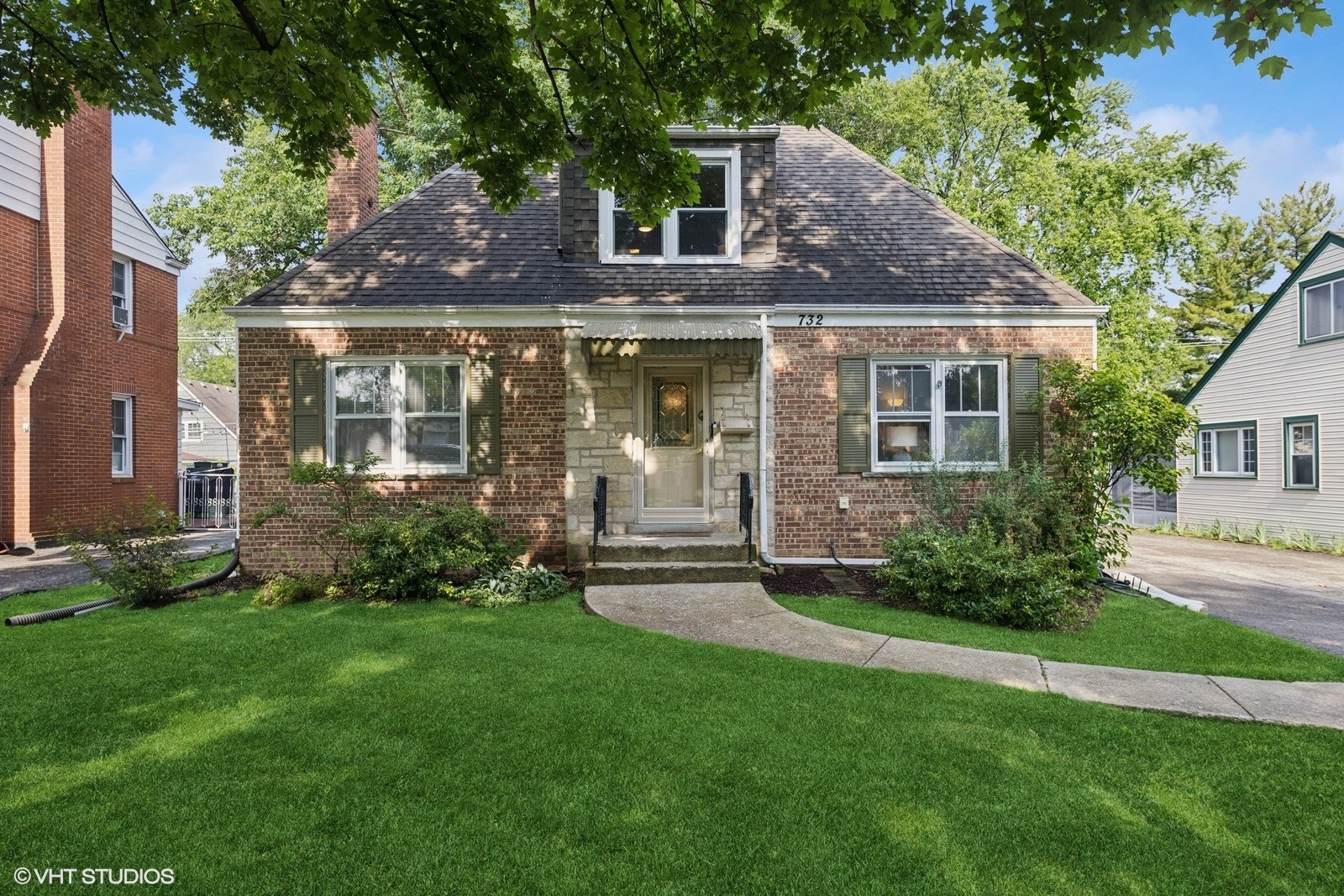 732 S La Grange Road, La Grange, IL 60525