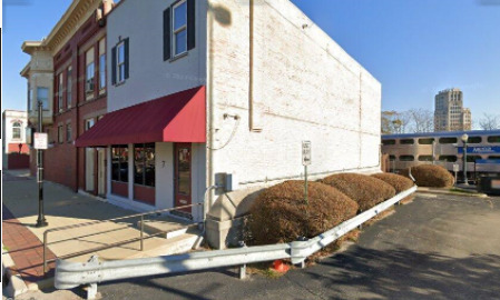 7 S State Street, Elgin, IL 60123