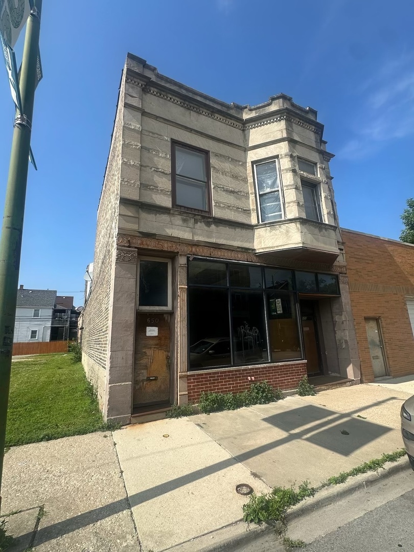 650 WEST W 43RD Street, Chicago, IL 60609