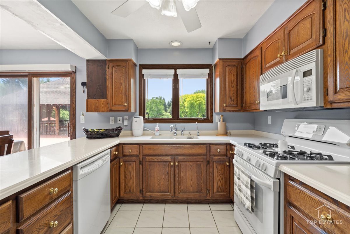 12455 W 33rd Street, Beach Park, IL 60099