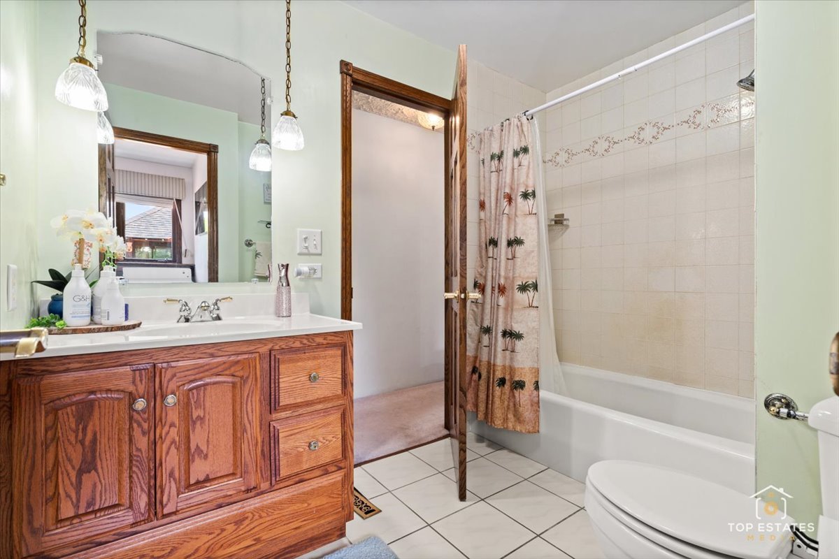 12455 W 33rd Street, Beach Park, IL 60099