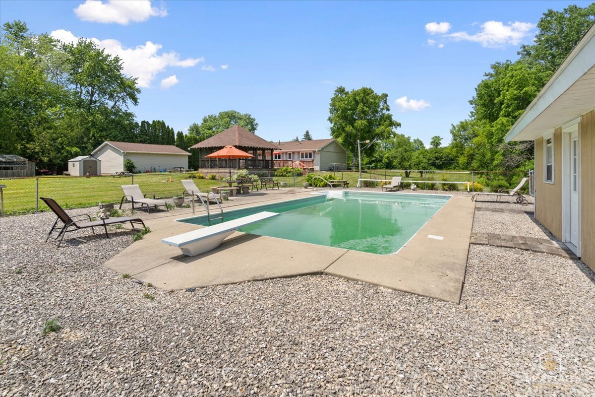 12455 W 33rd Street, Beach Park, IL 60099