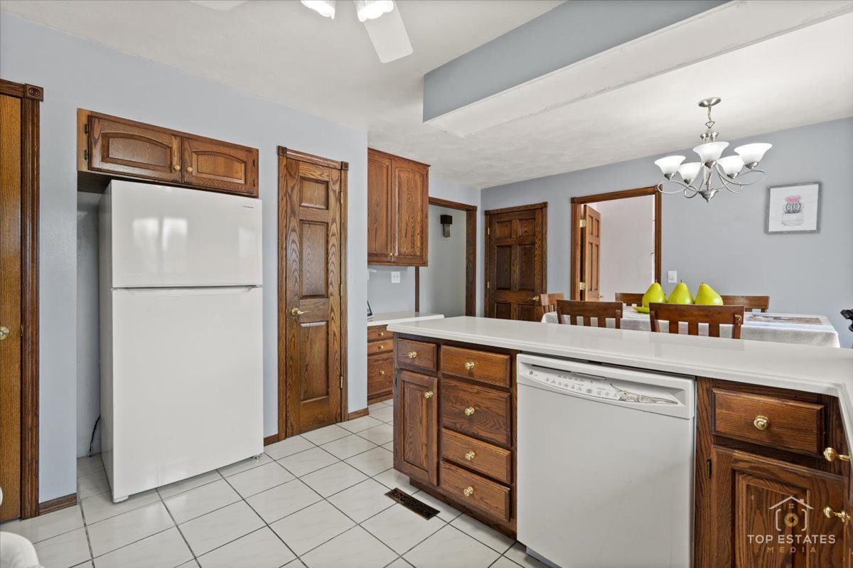 12455 W 33rd Street, Beach Park, IL 60099