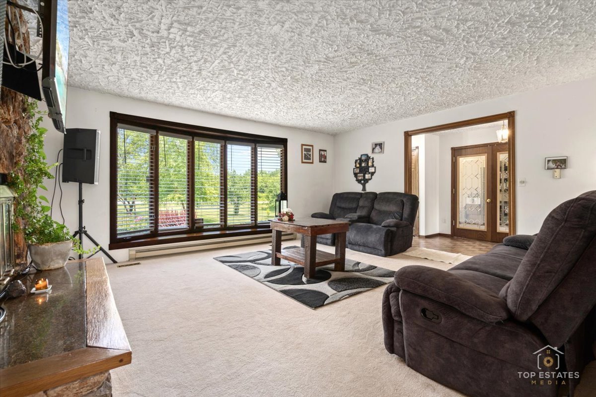12455 W 33rd Street, Beach Park, IL 60099