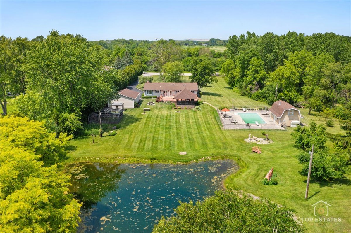 12455 W 33rd Street, Beach Park, IL 60099