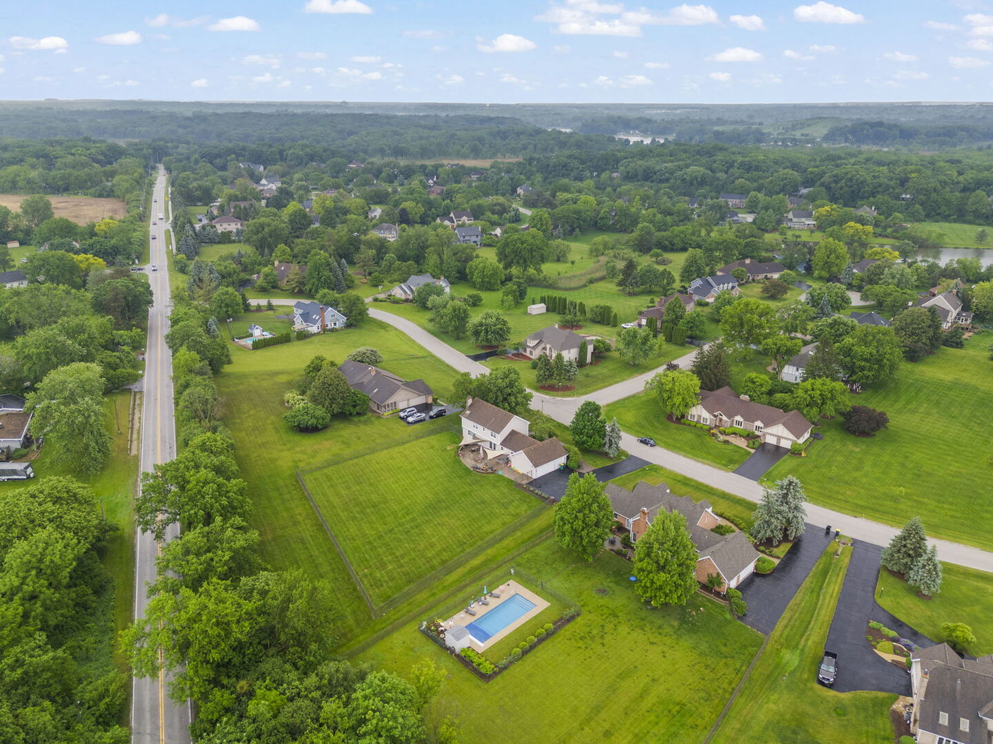 28W470 Lorraine Drive, Winfield, IL 60190