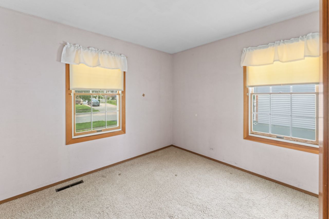 185 Mohawk Trail, Buffalo Grove, IL 60089
