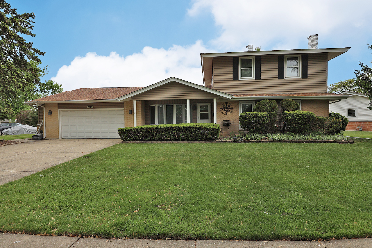 1141 Hartford Lane, Elk Grove Village, IL 60007