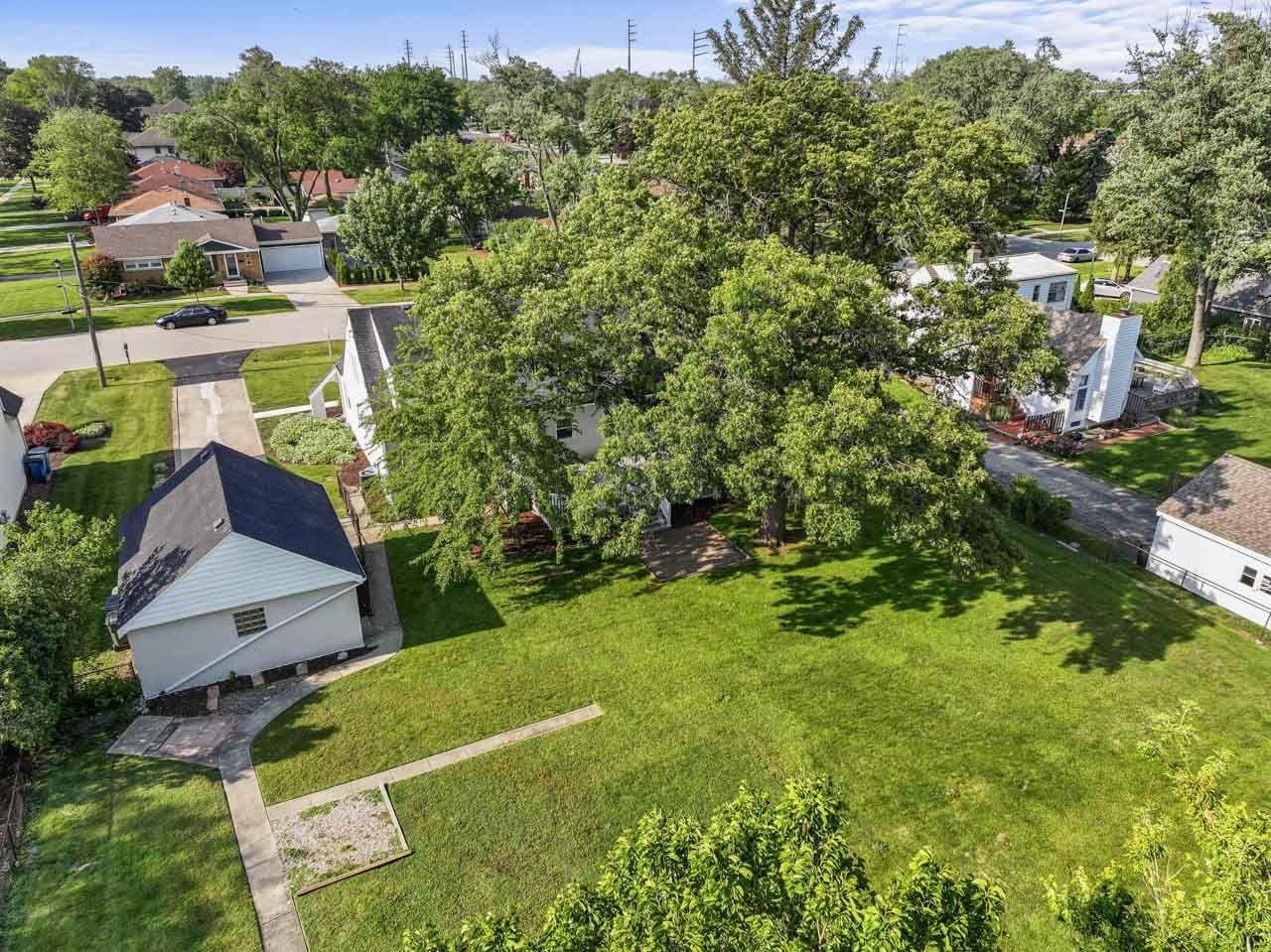 15W105 Harrison Street, Elmhurst, IL 60126