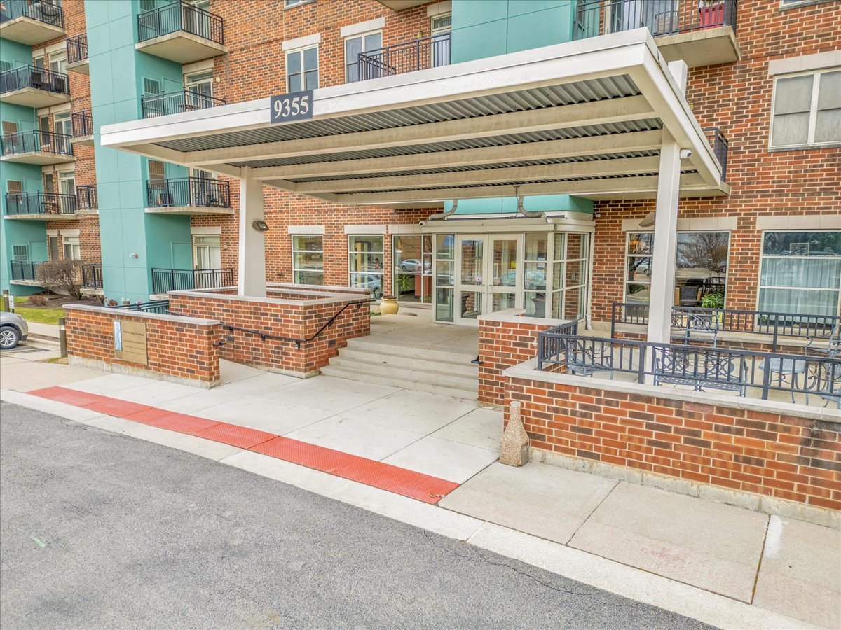 9355 Irving Park Road #506, Schiller Park, IL 60176