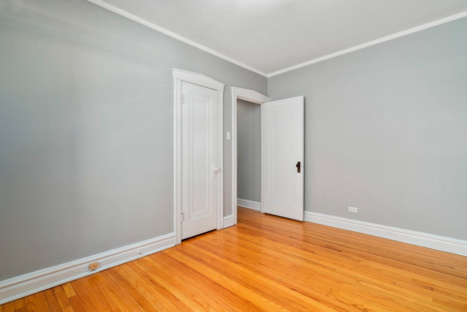 323 W Calendar Avenue #3G, La Grange, IL 60525