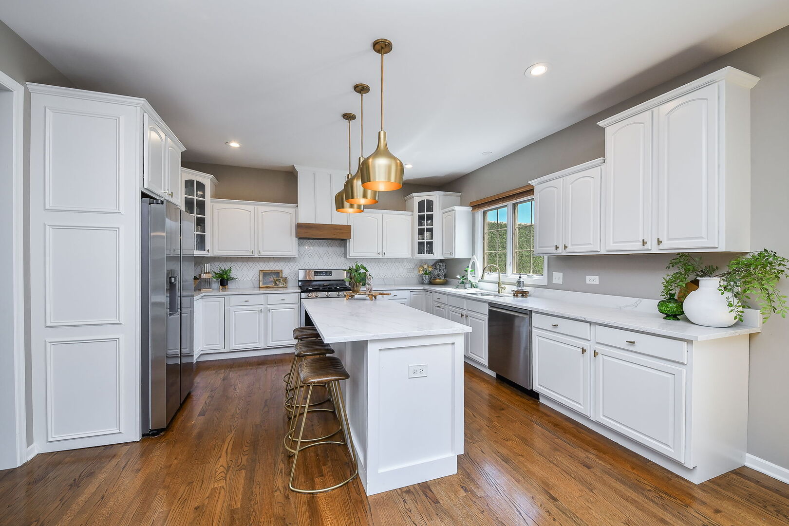 1N183 Stacy Court, Glen Ellyn, IL 60137