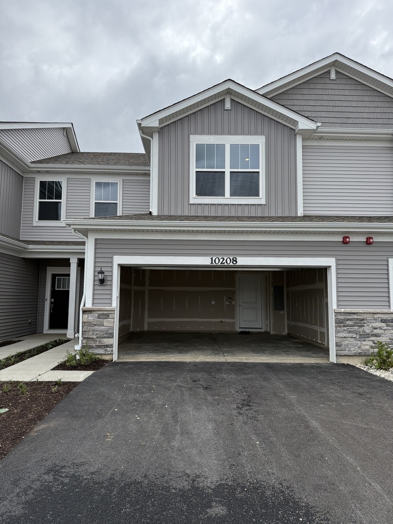 10208 McMahon Way, Huntley, IL 60142